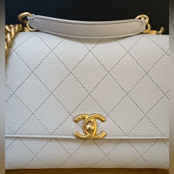 Chanel Chic Caviar Affinity Flap Bag - Picture 3 of 11